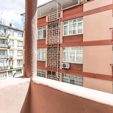 Studio With Balcony Backyard 6 Min To Bull Statue Апартаменты *